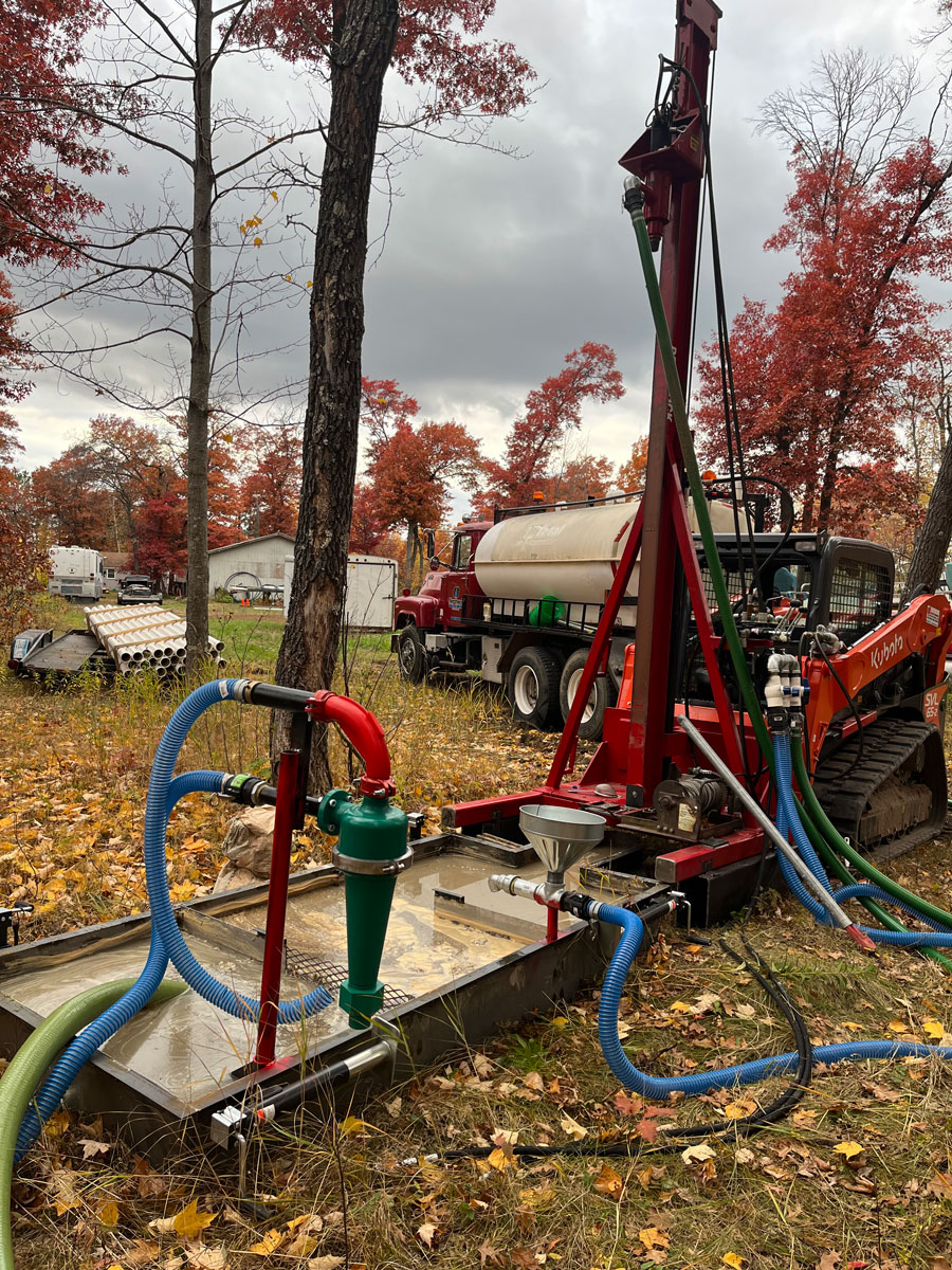 Southern Digging Rig Skid-Mounted Drilling Rig and Water Truck with 3000-gal Tank