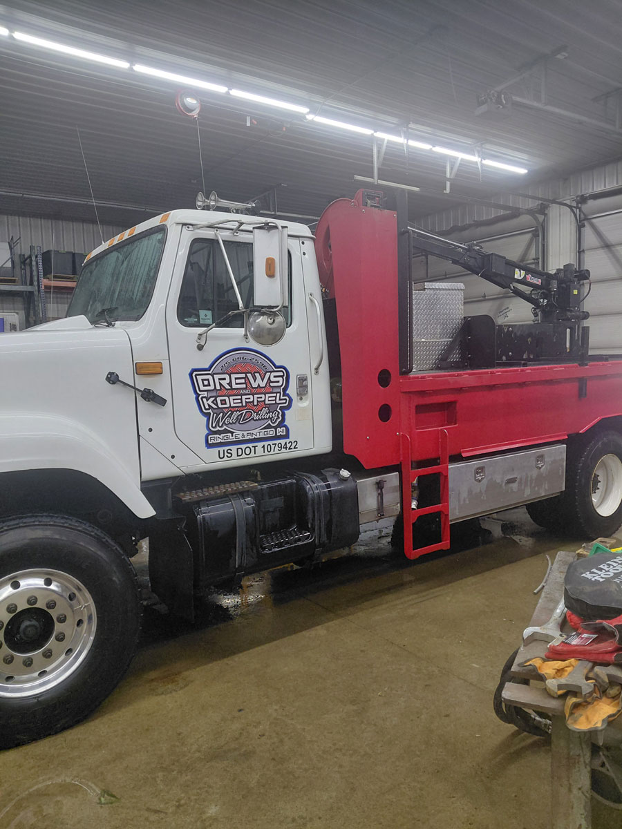 2002 International 2574 Short Rig Tender Water Truck